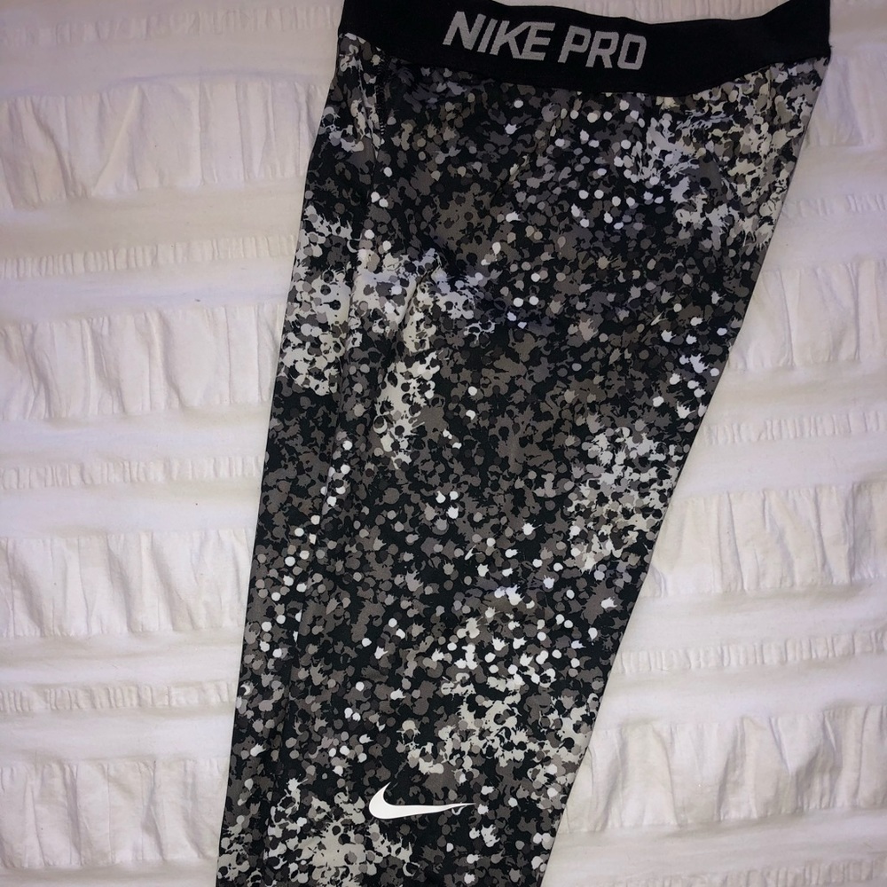 Nike cropped leggings